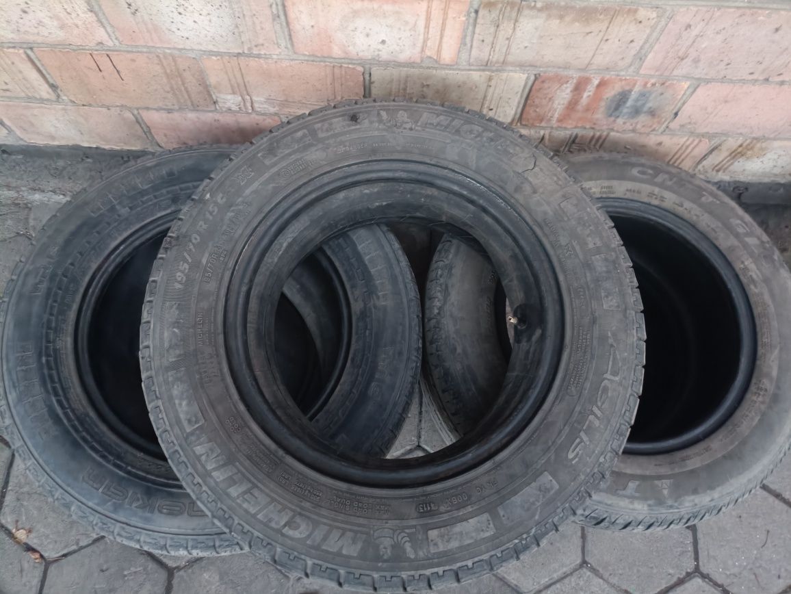 Шины 195/70 r 15 C.