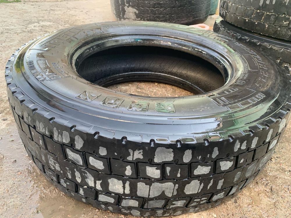 Продам резину PIRELLI 315/70/22.5 ведущие