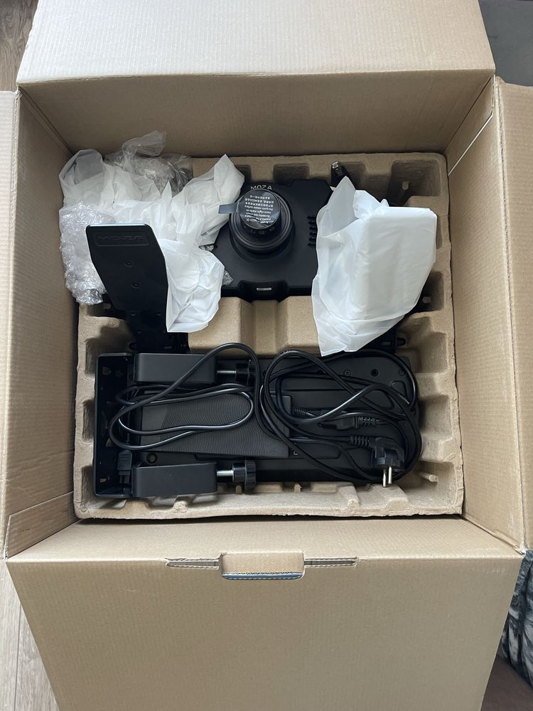 Moza r5 Bundle steering wheel