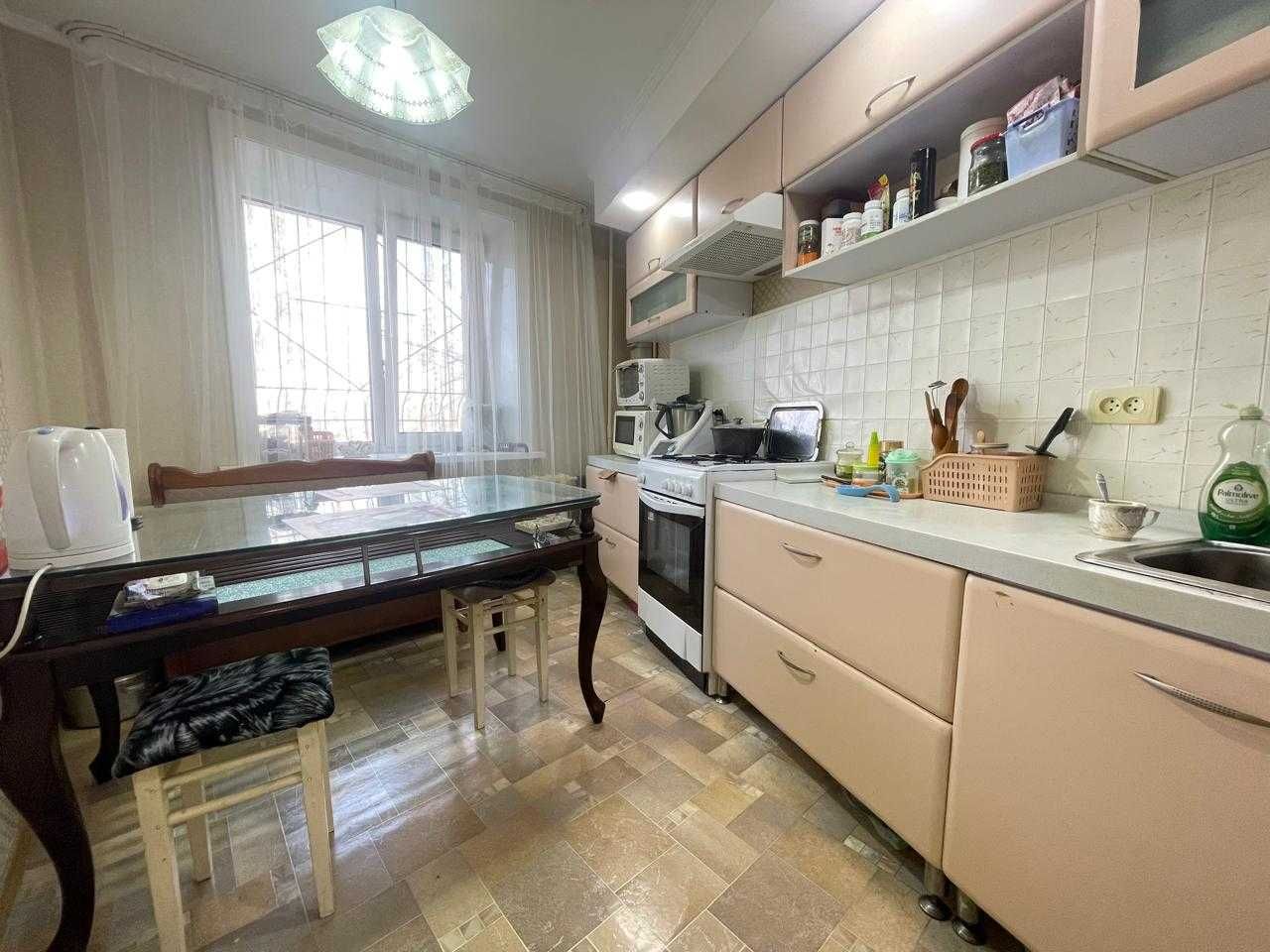 Продам 3 ком. Новая планировка. район Уют