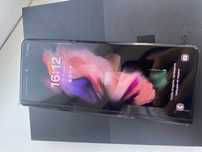 Продам срочно samsung z fold 3