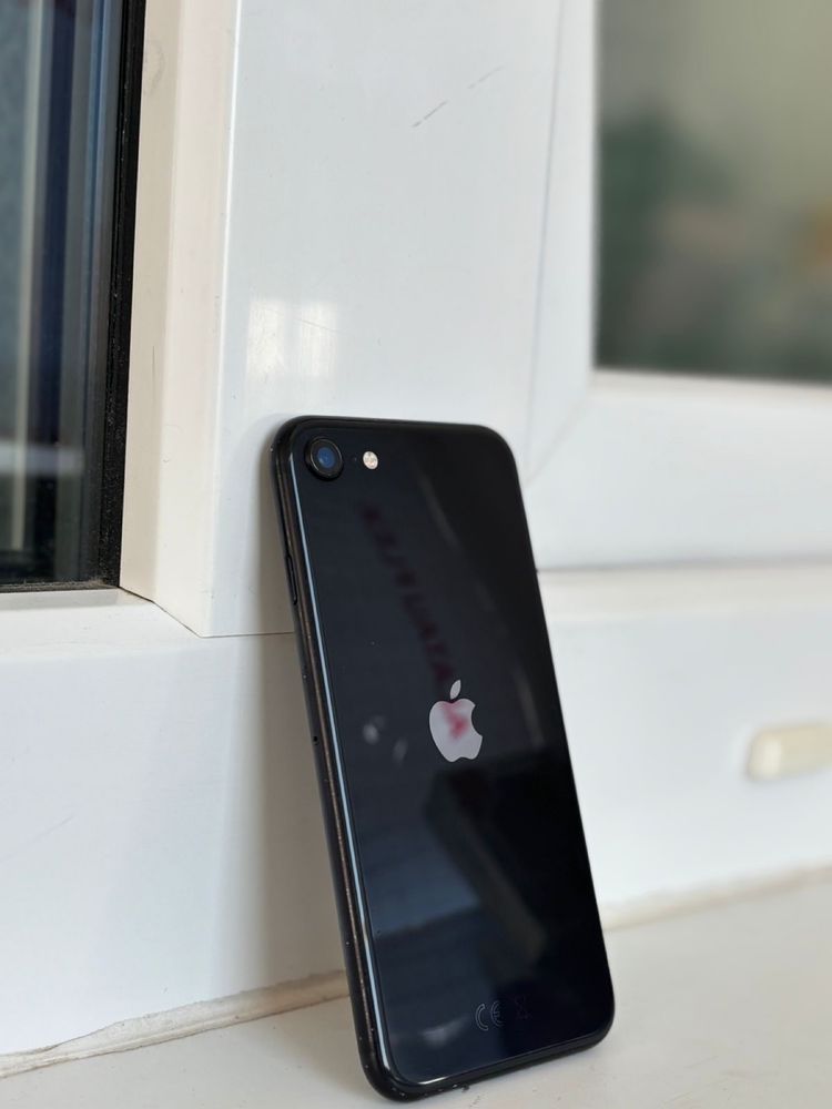iPhone SE 2020 торг есть