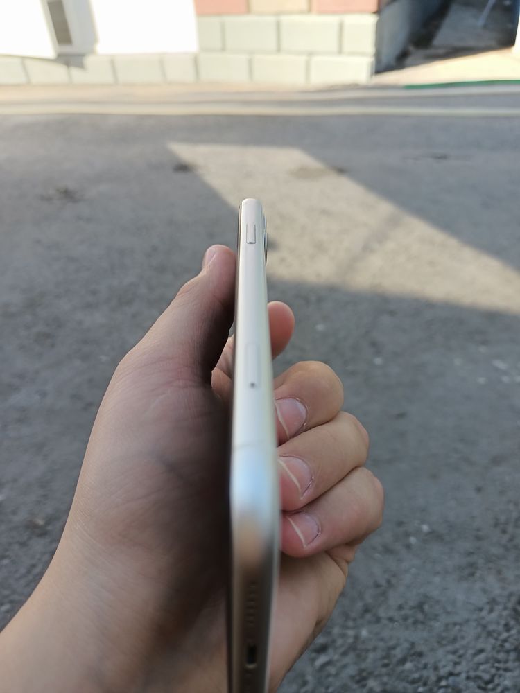 Айфон 11 64 GB..