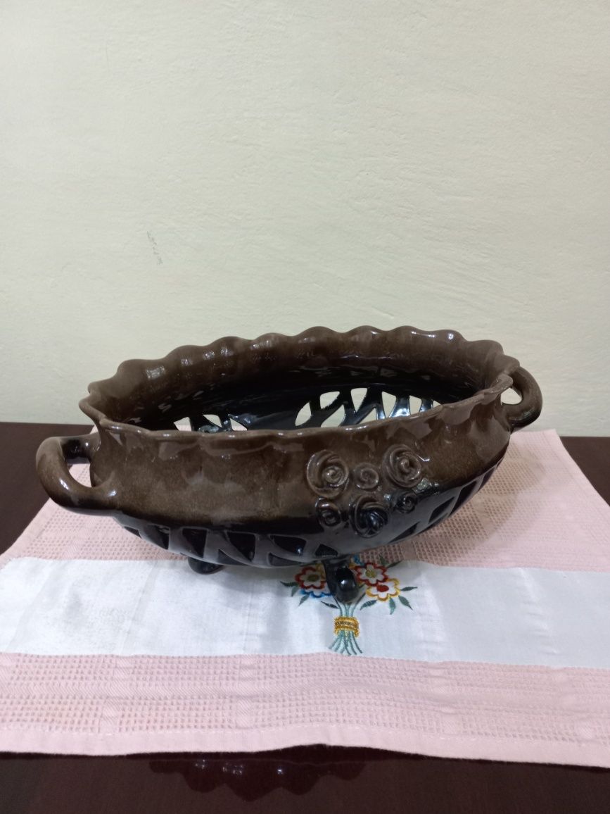 Изделия из фарфора, керамики и стекла