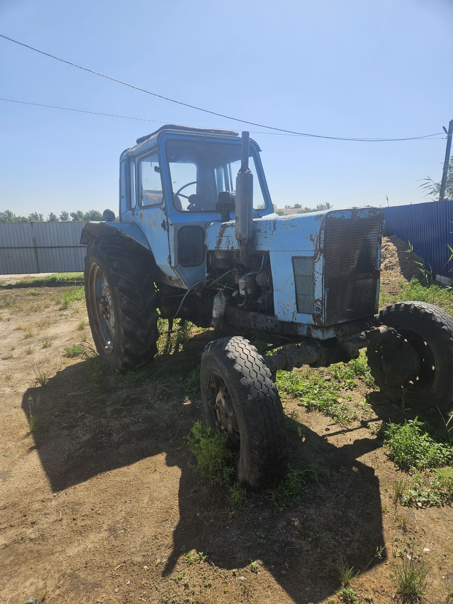 Продам трактор мзт 82