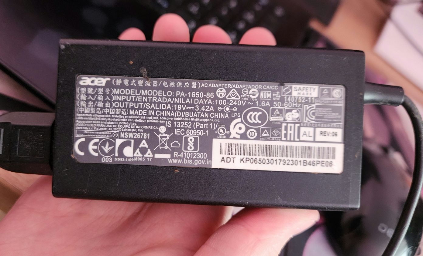 Ноутбук Acer Aspire E5-576G • i3 / 8ГБ / 1ТБ • Только с внешним моник