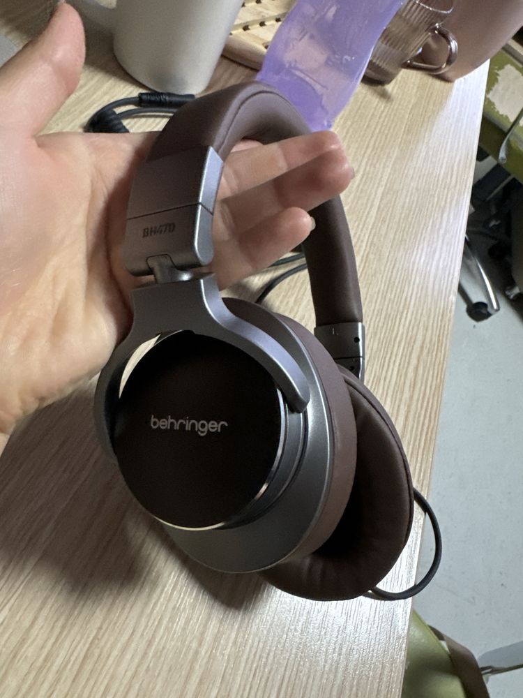 Нашники behringer 470