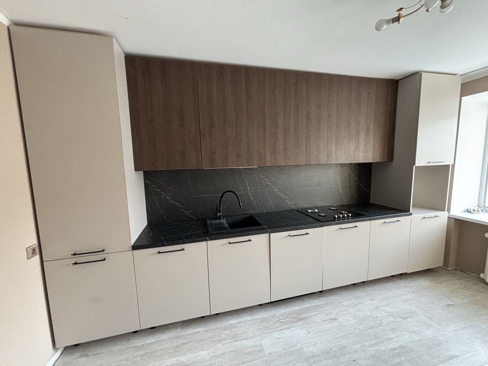 Сдам 4 ком квартиру в центре