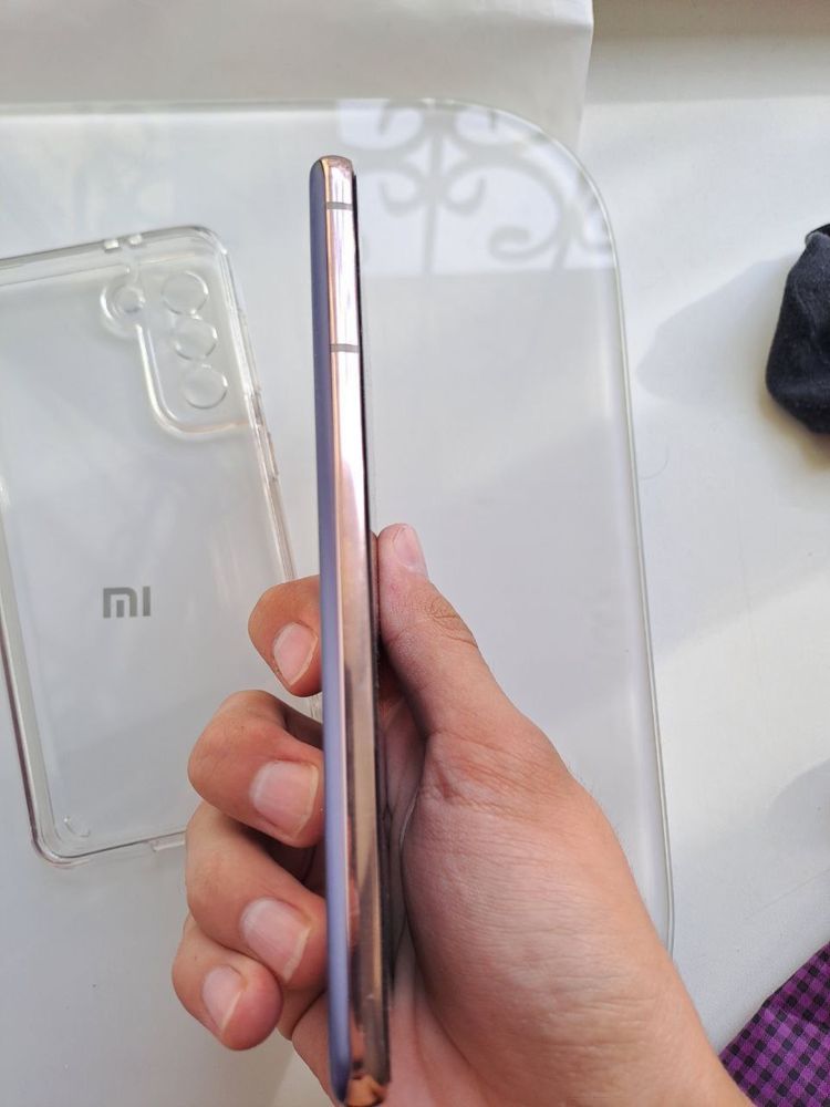Samsung s21 8/256гб