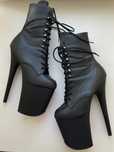 Стрипы тройки, Pleaser USA
