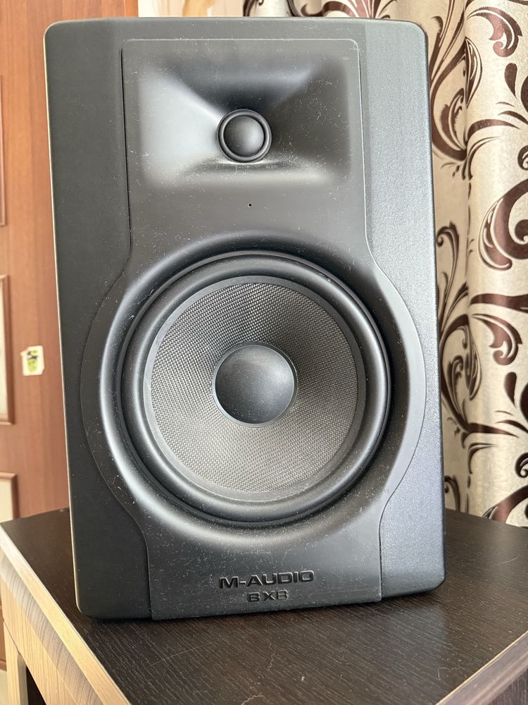 Студийные мониторы (колонки) m-audio bx8 d3