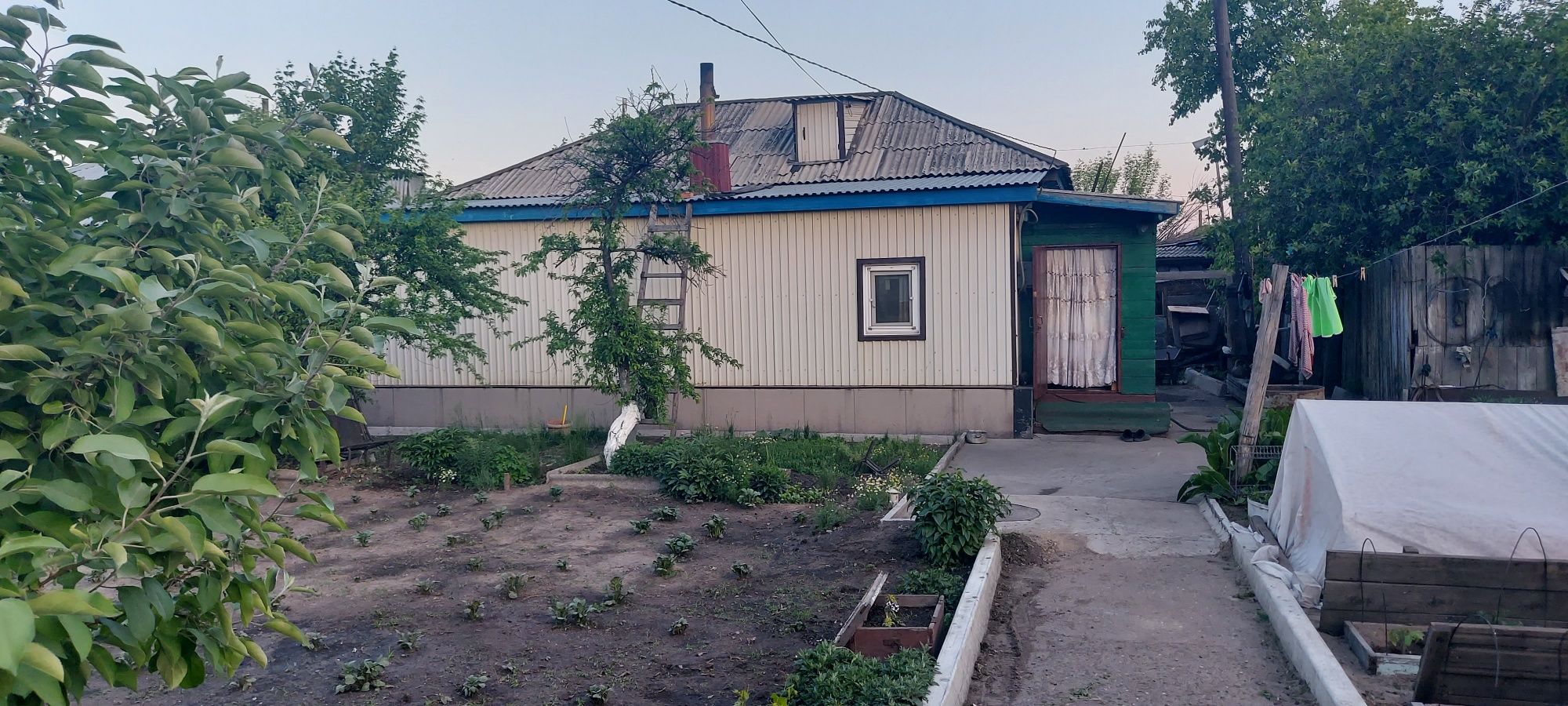 Продам или обменять на две квартиры