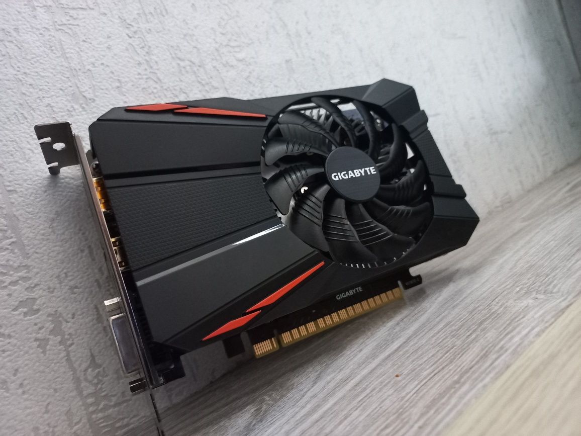Продам видеокарту Gigabyte GeForce GTX 1050 3GB в идеальном состоянии!