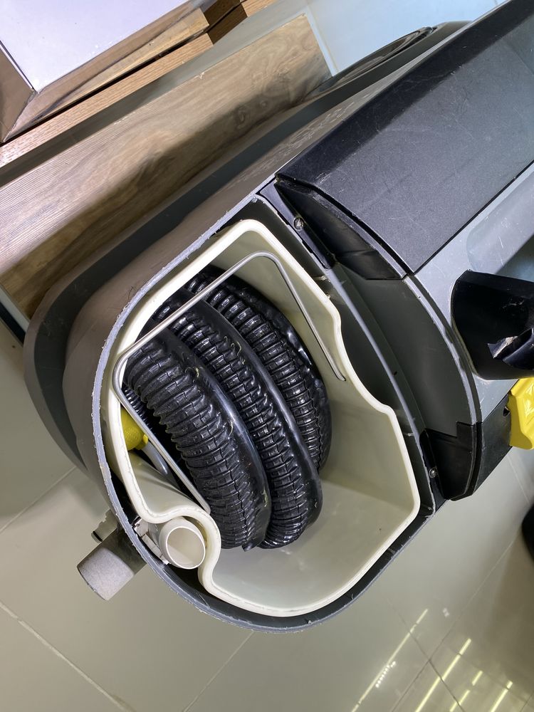Моющий профессиональный пылесос Karcher Puzzi 10/1, 10150/A10