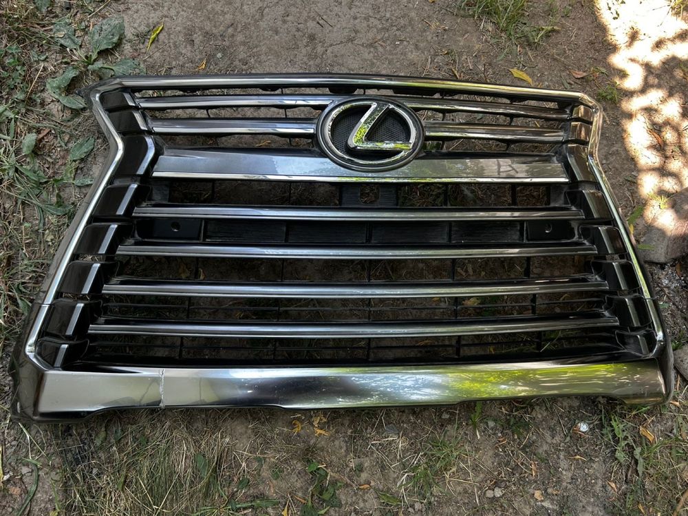 Решётка радиатора от LX570