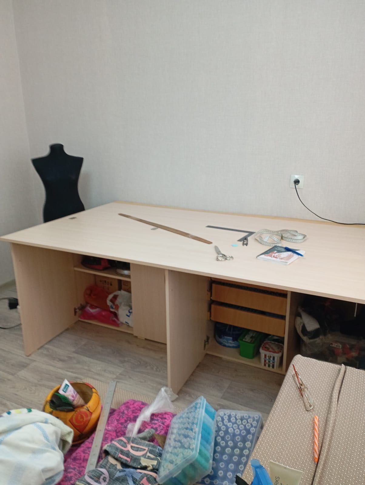Продам стол для шитья
