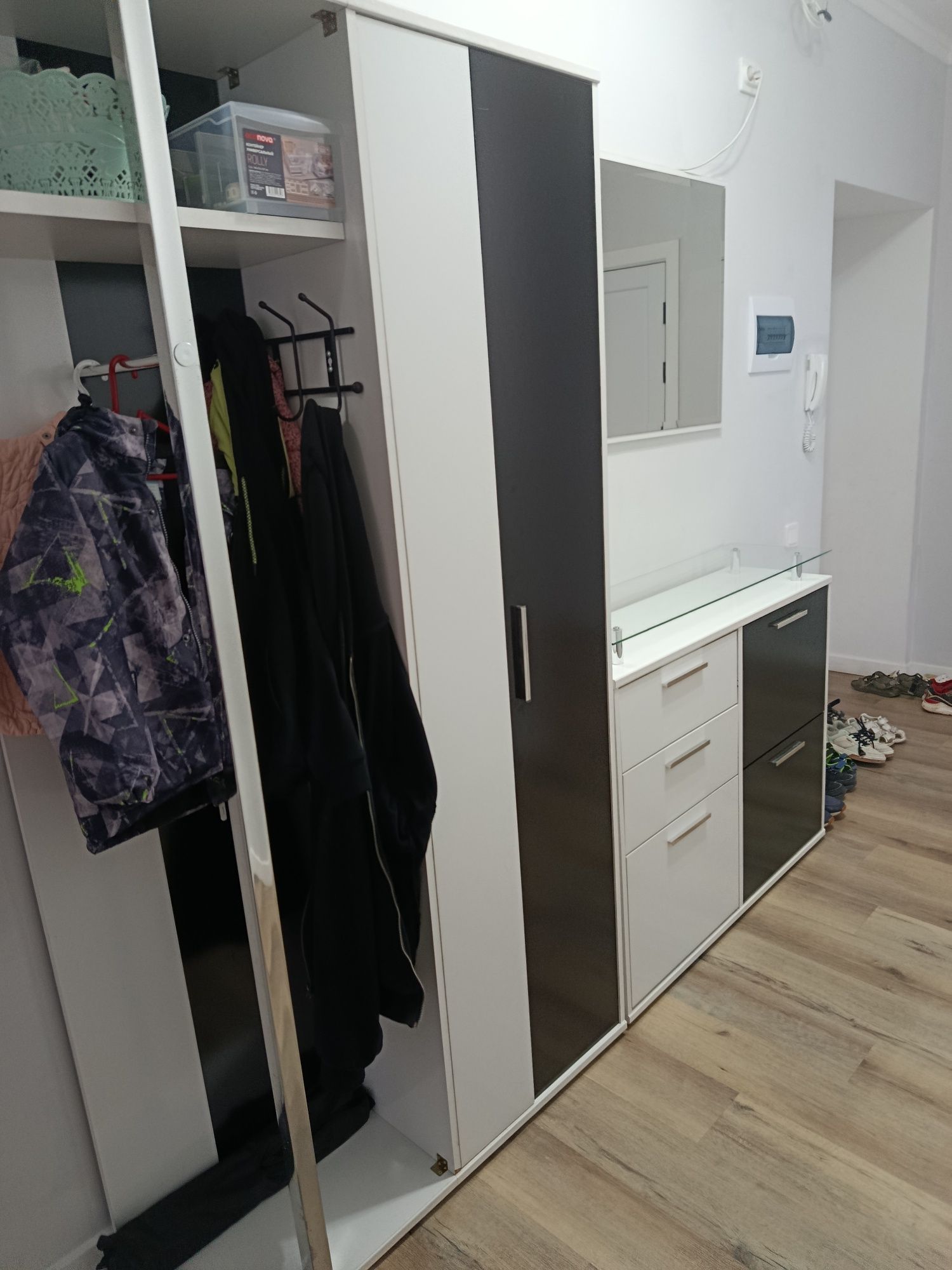 Продам б.у. прихожую