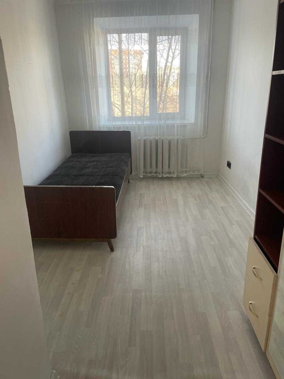 Продам 3 комнатную квартиру на Дом печати