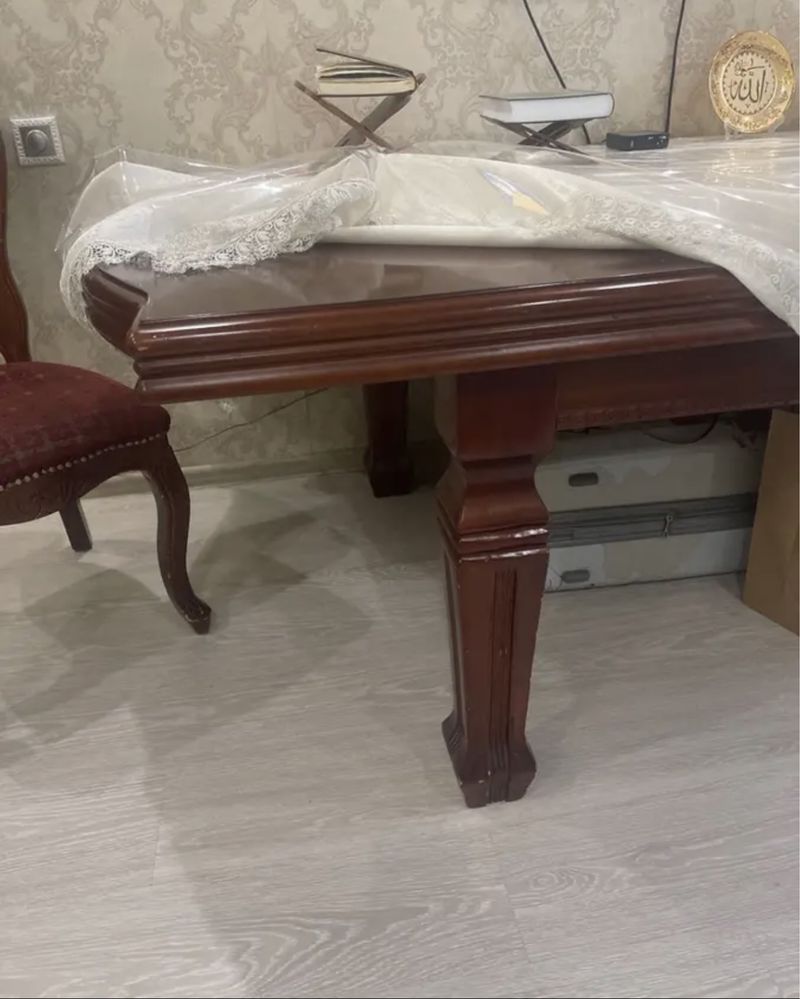 Продам стол и стулья