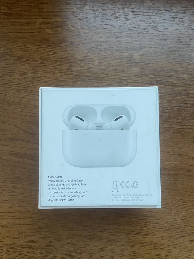 Air Pods PRO Б/У в хорошем состоянии