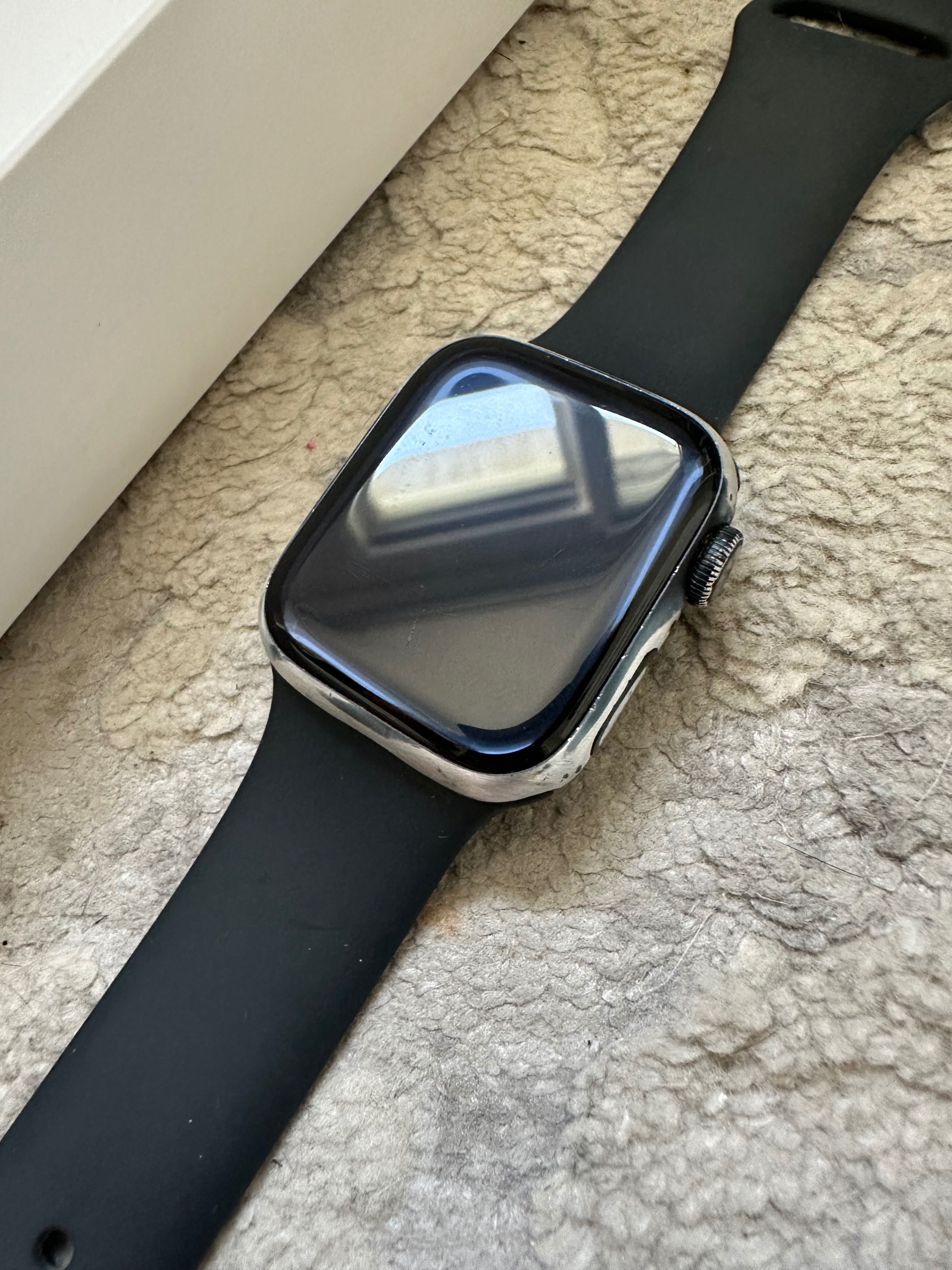 Продам Apple Watch 8 41 mm