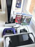 PlayStation 5 + PlayStation Portal + 2 джойстика + 2 игры