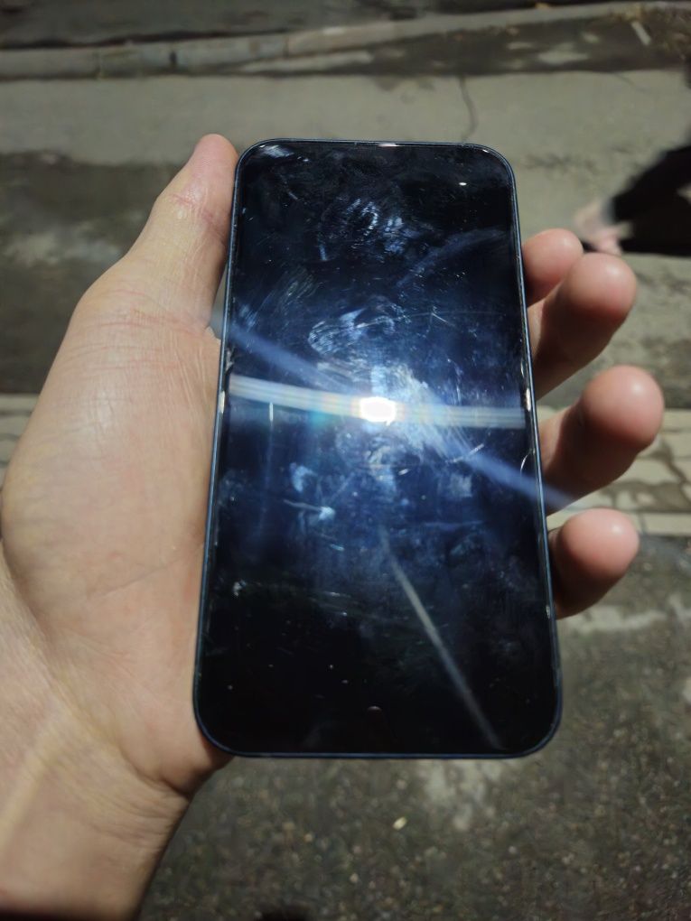 Iphone 13 почти новый