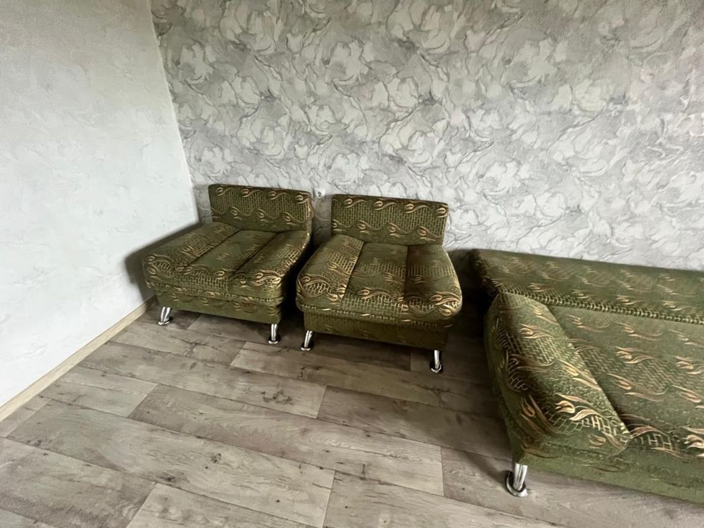 Мягкий уголок, тахта и два кресла
