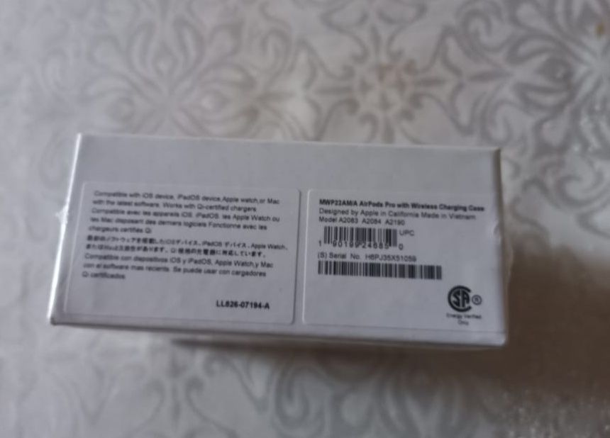 Продаются беспроводные наушники на айфон в упаковке
