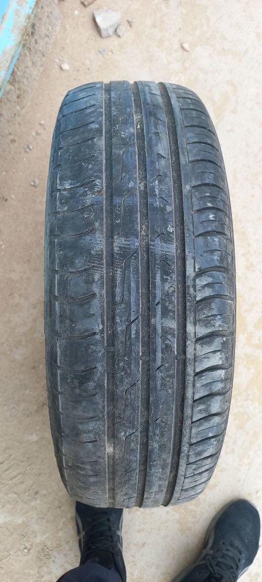 1шт дөңгелек 195/65. R15 сатылады.