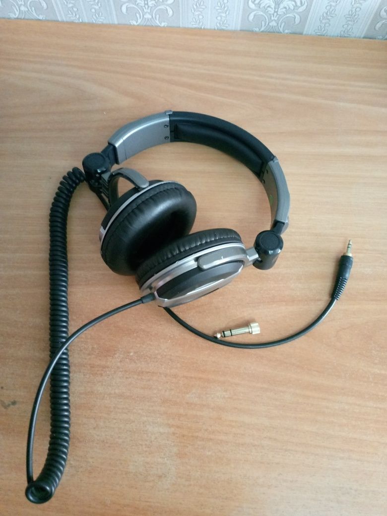 Продам наушники LD systems