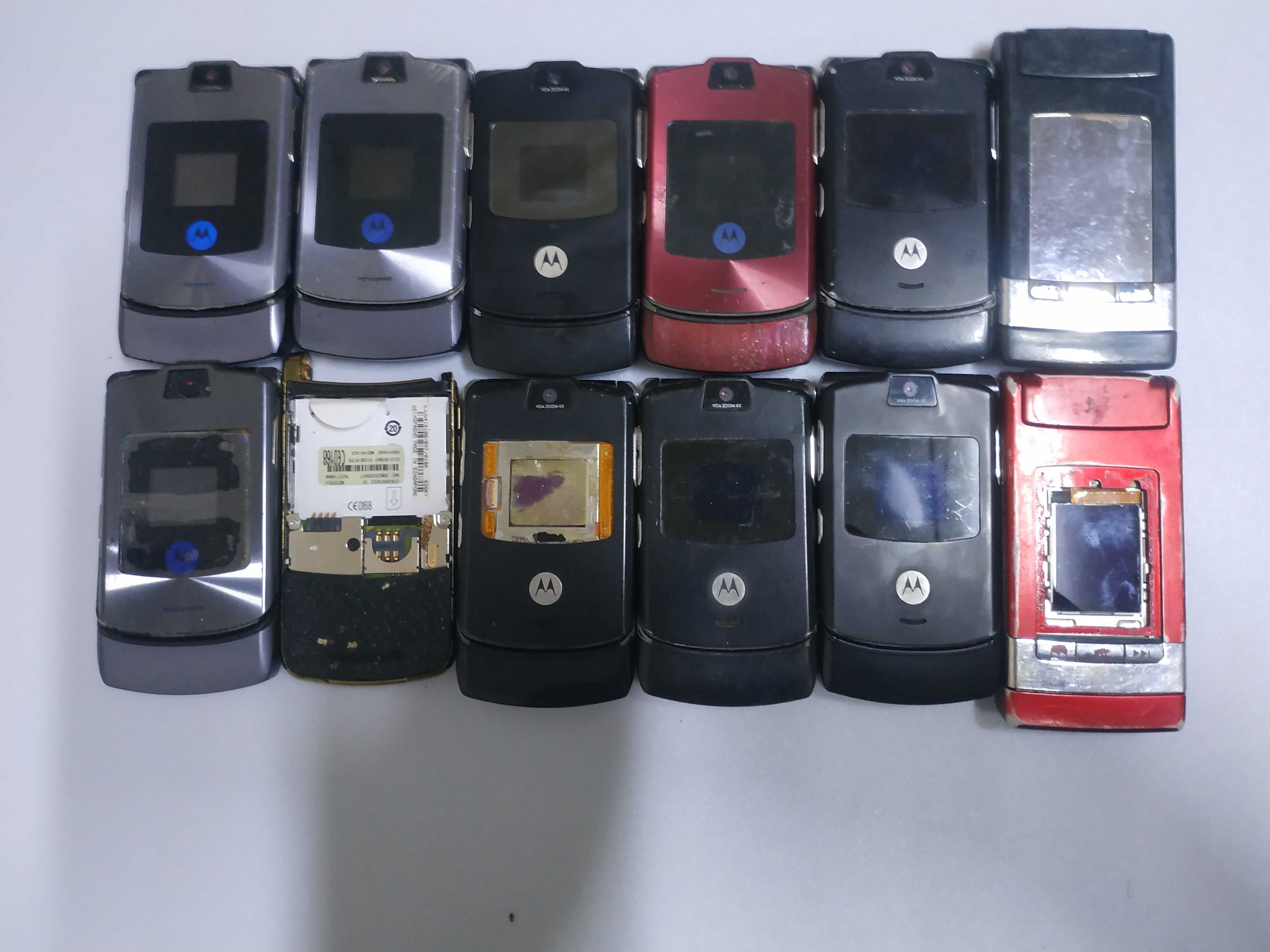 Продам телефон motorola на запчасти