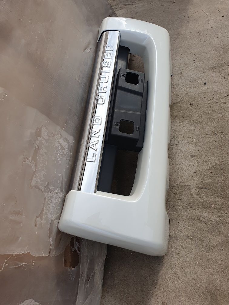 Накладка Toyota Land Cruiser 2007/2012