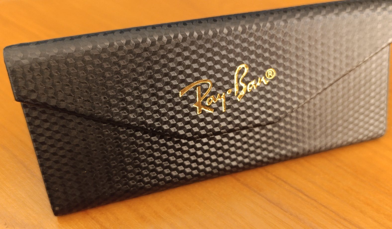 Продам новые очки Ray Ban в оригинальной упаковке