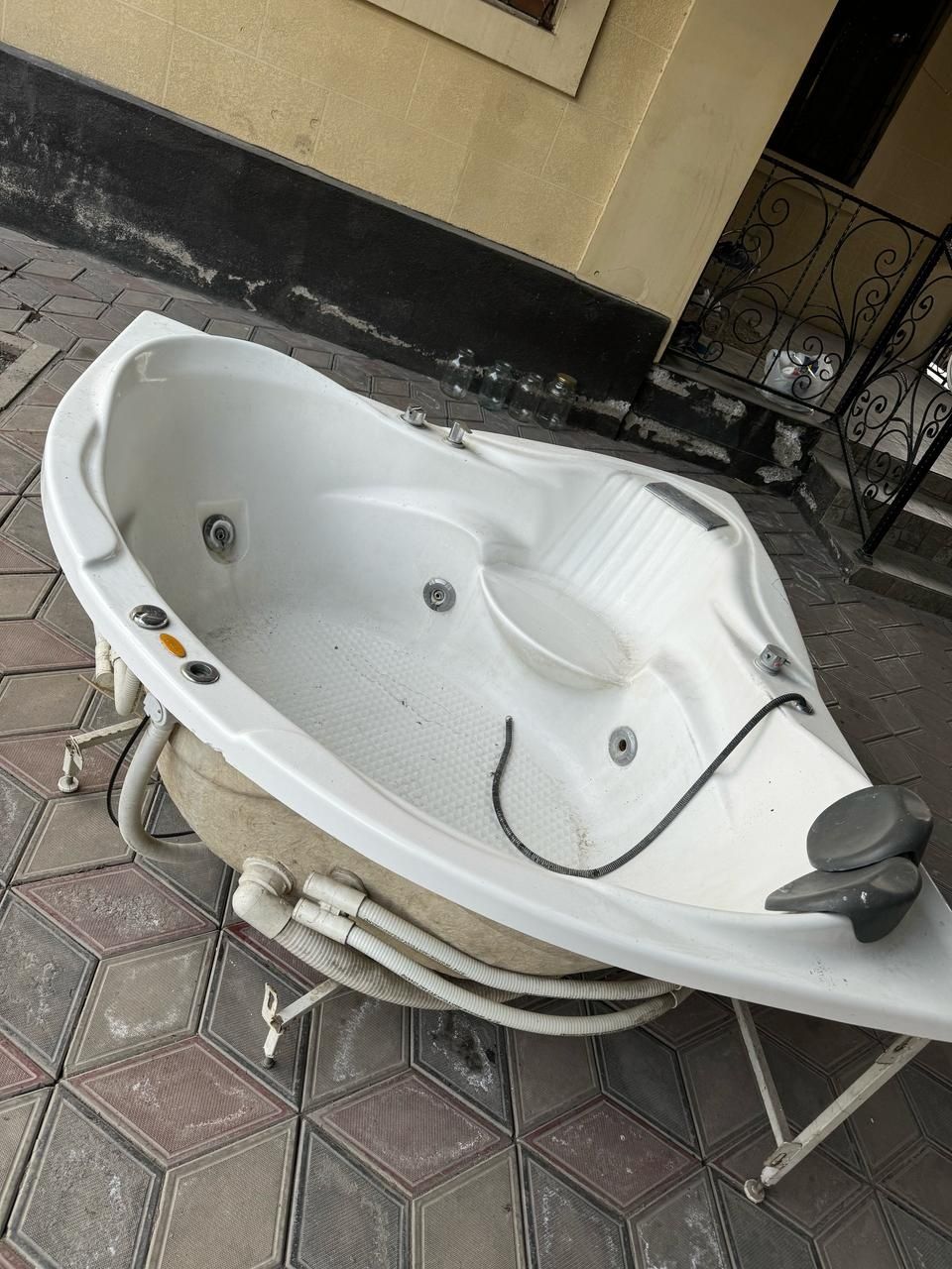 Срочно продам джакузи гидромассажный!!!