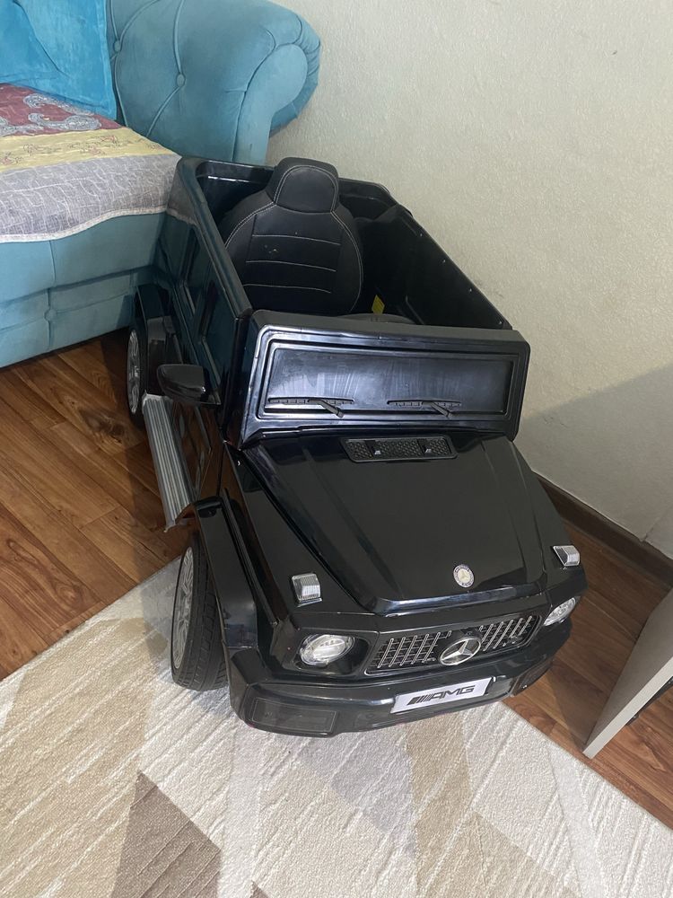 Продам   Детскую машину с 1 до 4лет