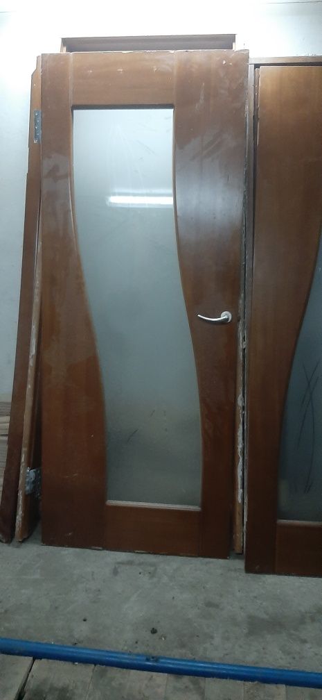Продам двери деревянные