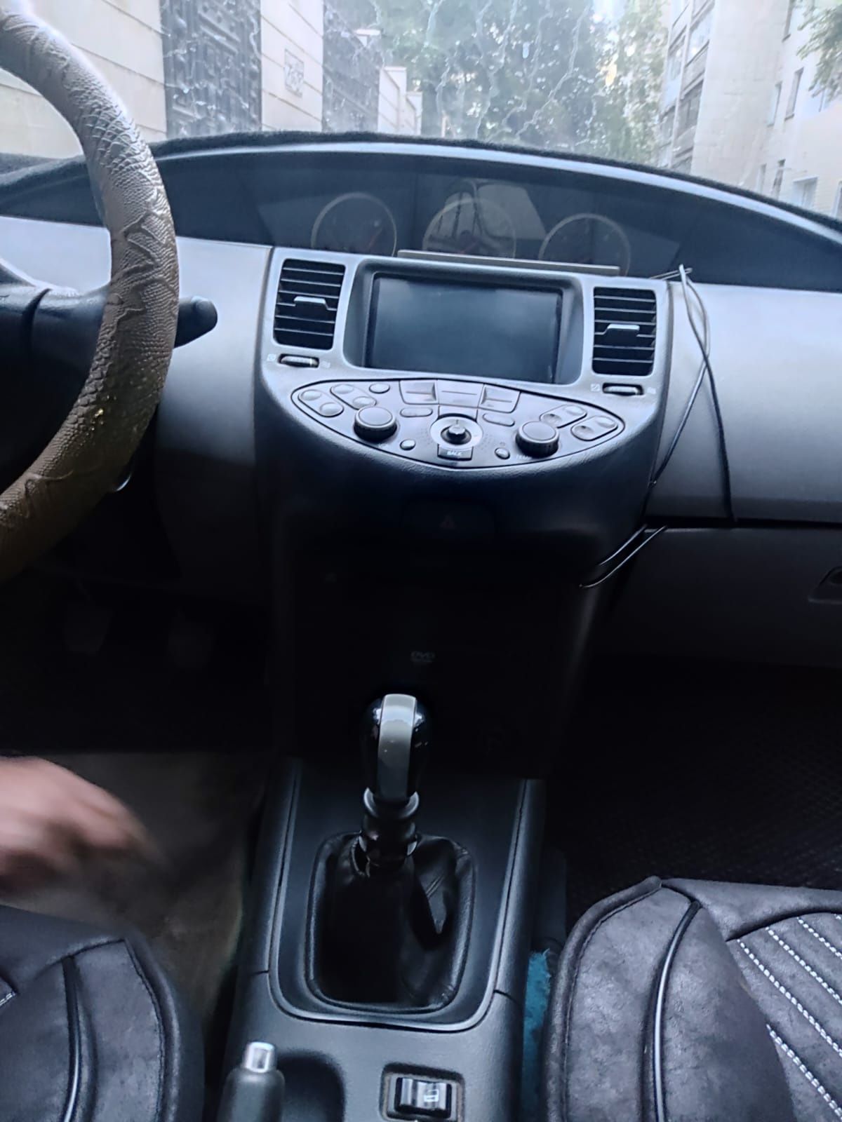 Продаю  Nissan premier