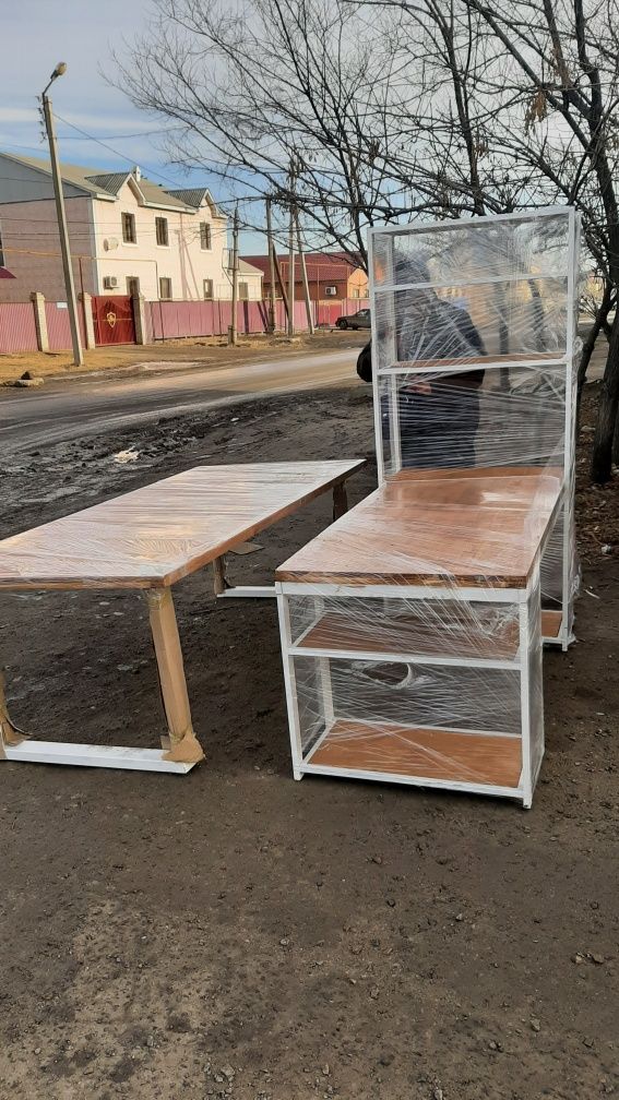 Ресепшен , стеллажи , стойки для одежды ,торговое Оборудование, вешала