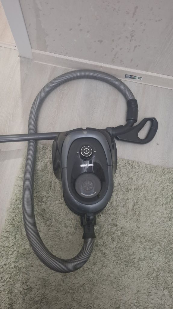 Срочно продам пылесос
