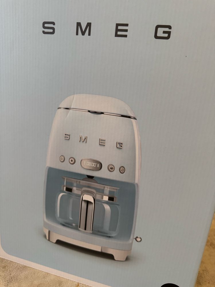 Кофеварка Smeg DCF02BLEU черный