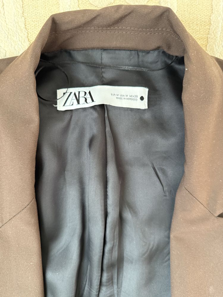 Женский костюм ZARA (пиджак + брюки) размер М