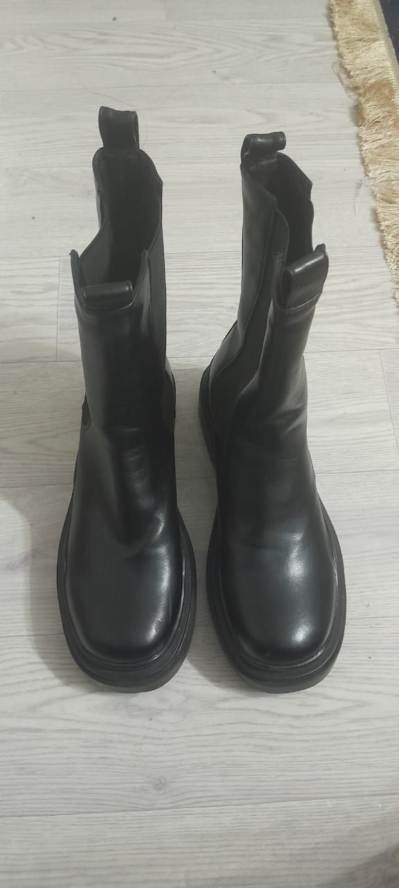 Продам кожаные сапоги