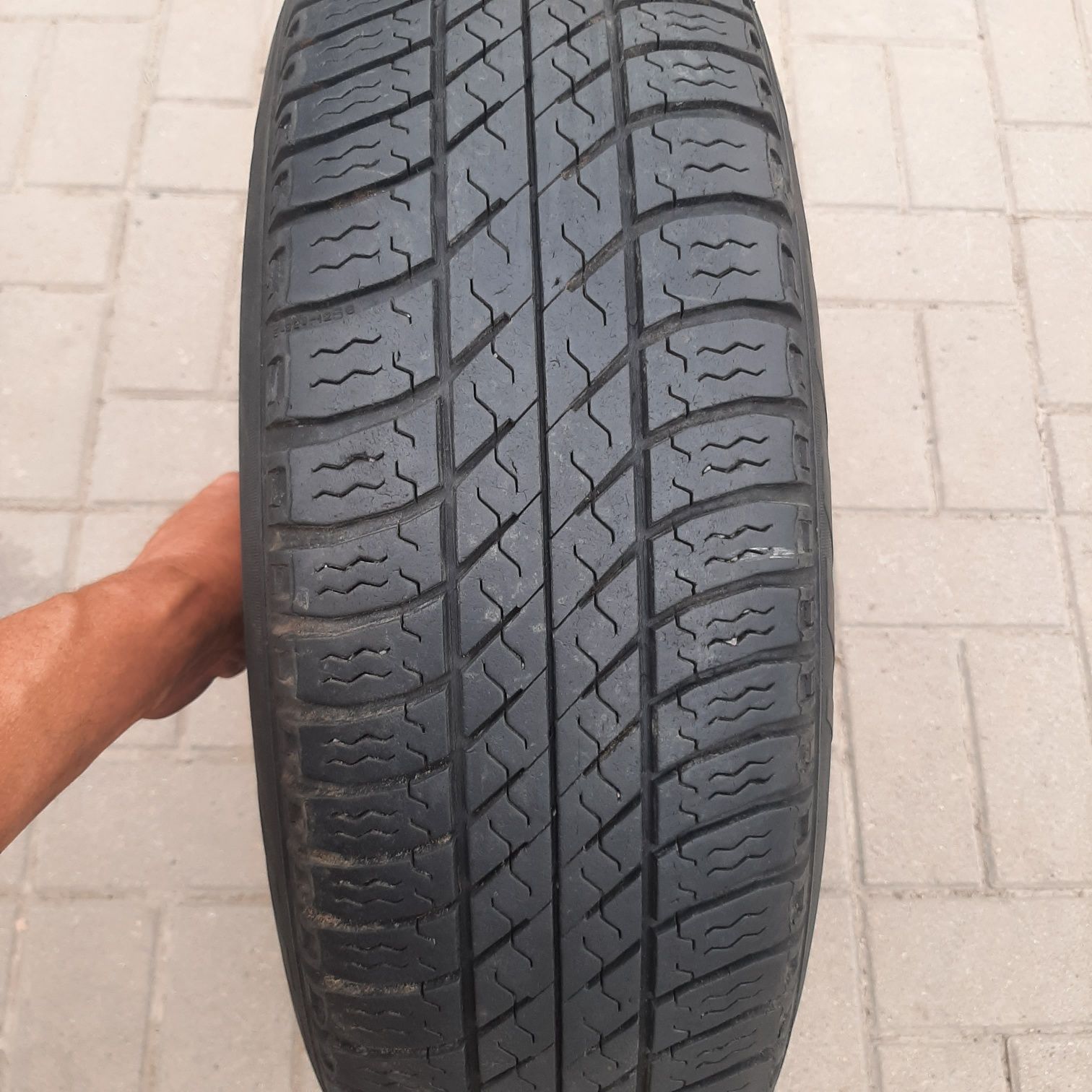 Продам одно колесо 175 80 r14