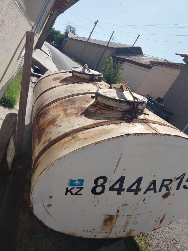 Продается бочка алюминий под воду или молоко