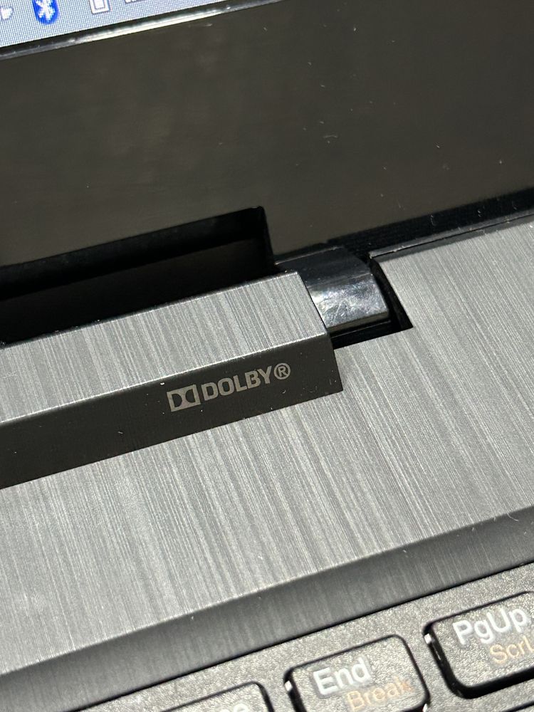 4 ядерный ноутбук Lenovo в отличном состояний