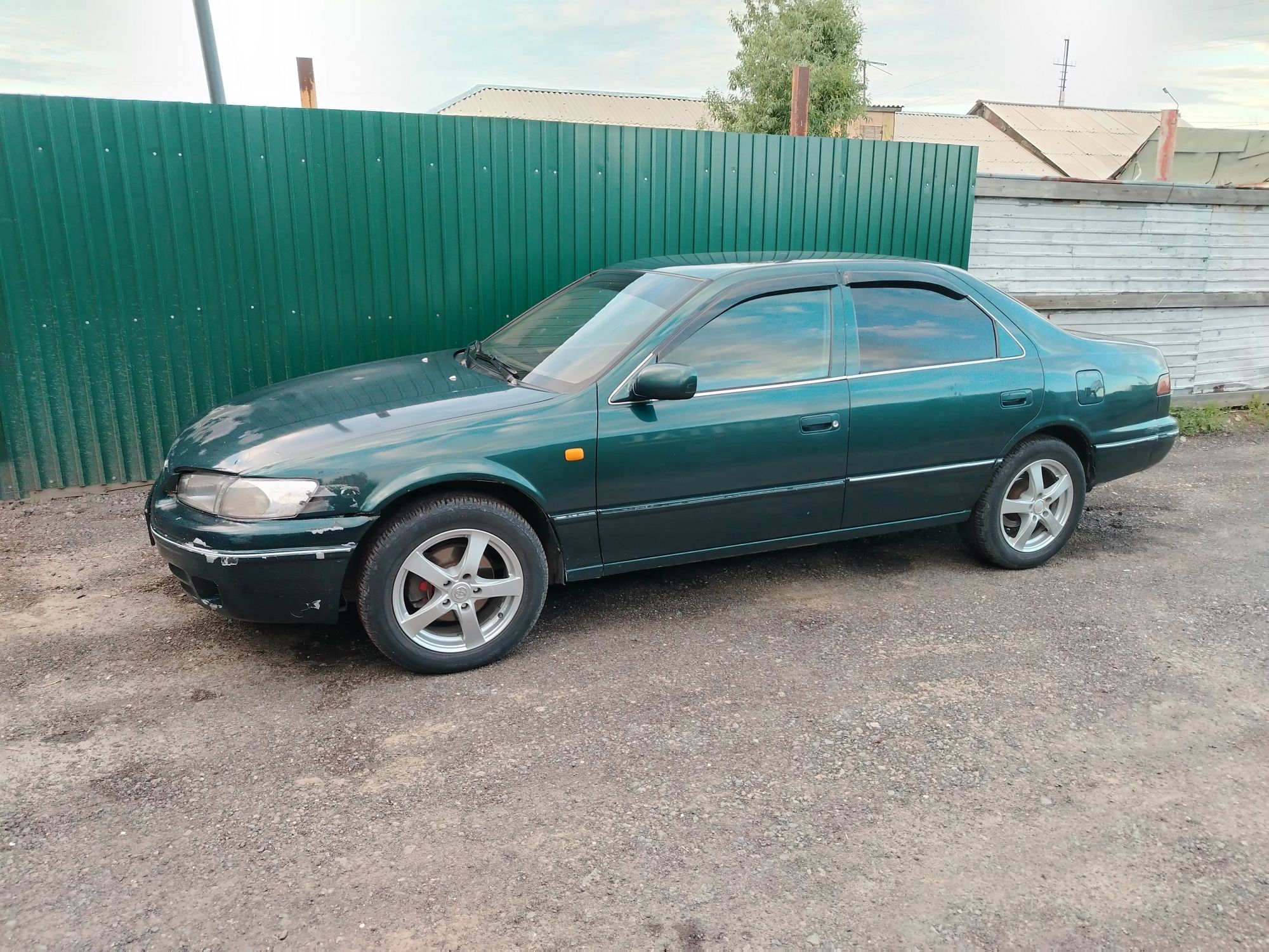 Тоиота Камри продам