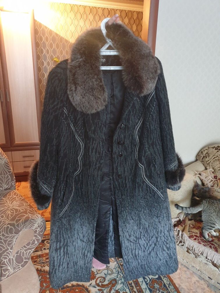 Продам пальто, теплое