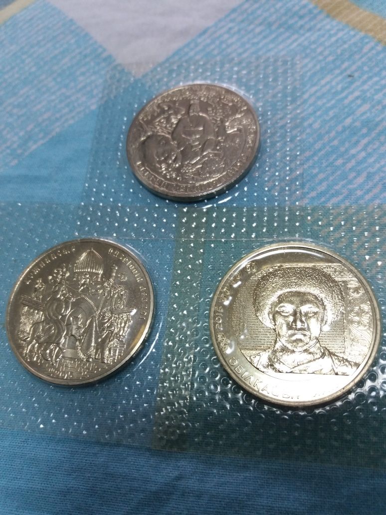 Монеты Казахстана и России в запайках.