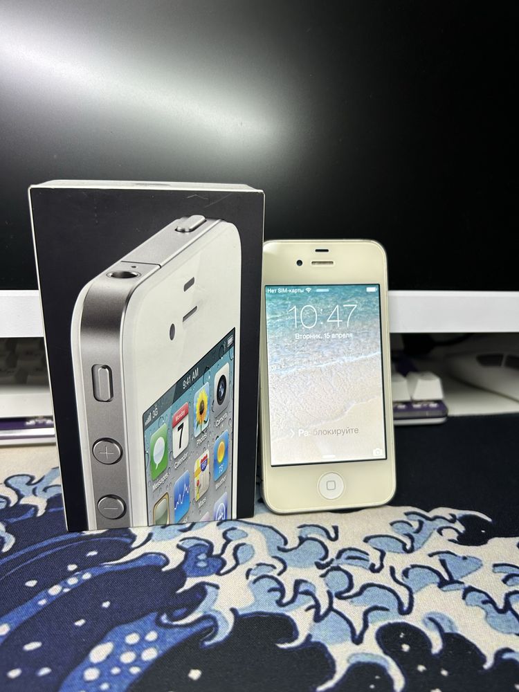 Продам iPhone 4.